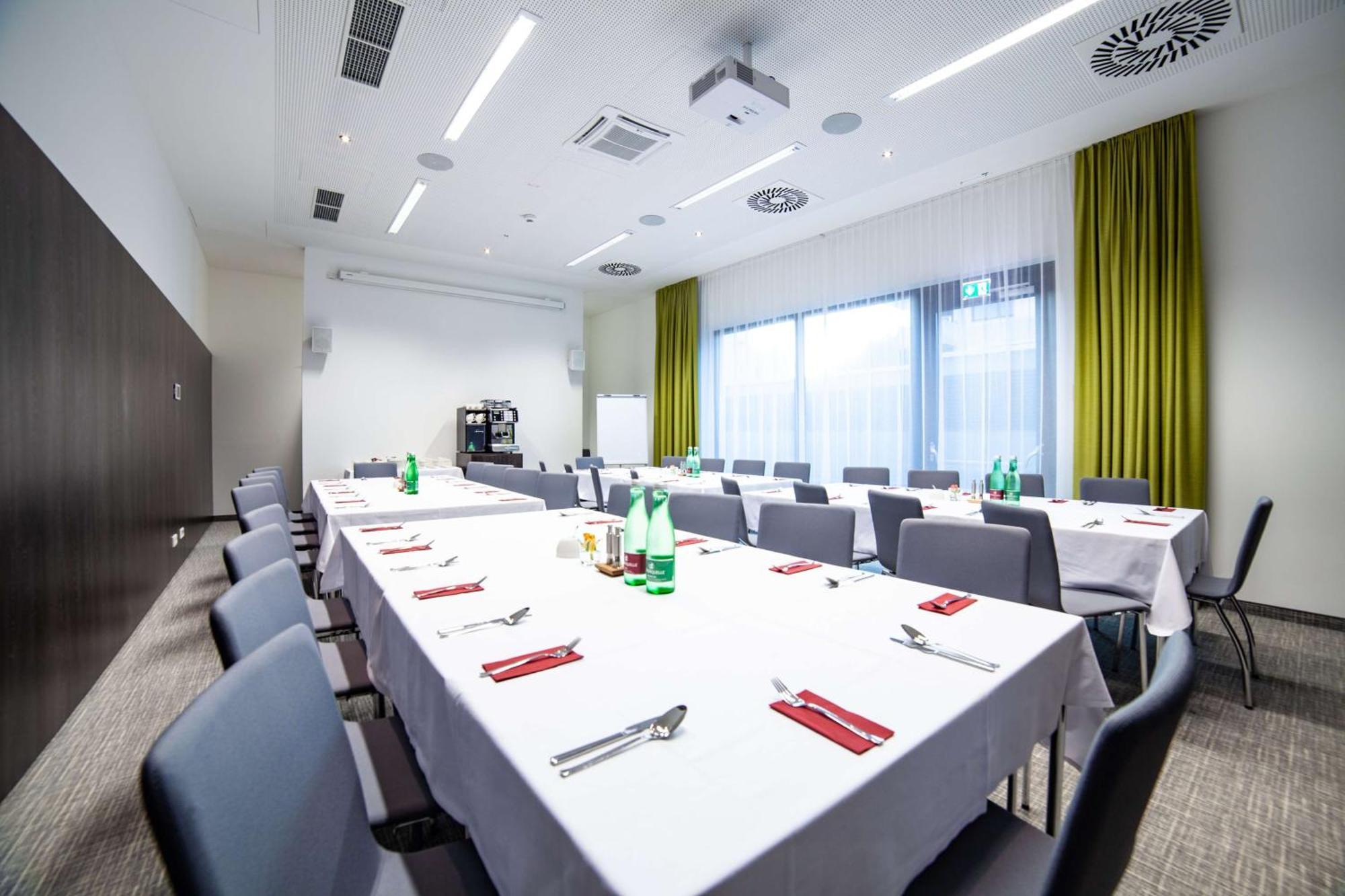 ไดมอนด์ ซิตี้ โฮเทล ทูลน์ Hotel Tulln An Der Donau ภายนอก รูปภาพ
